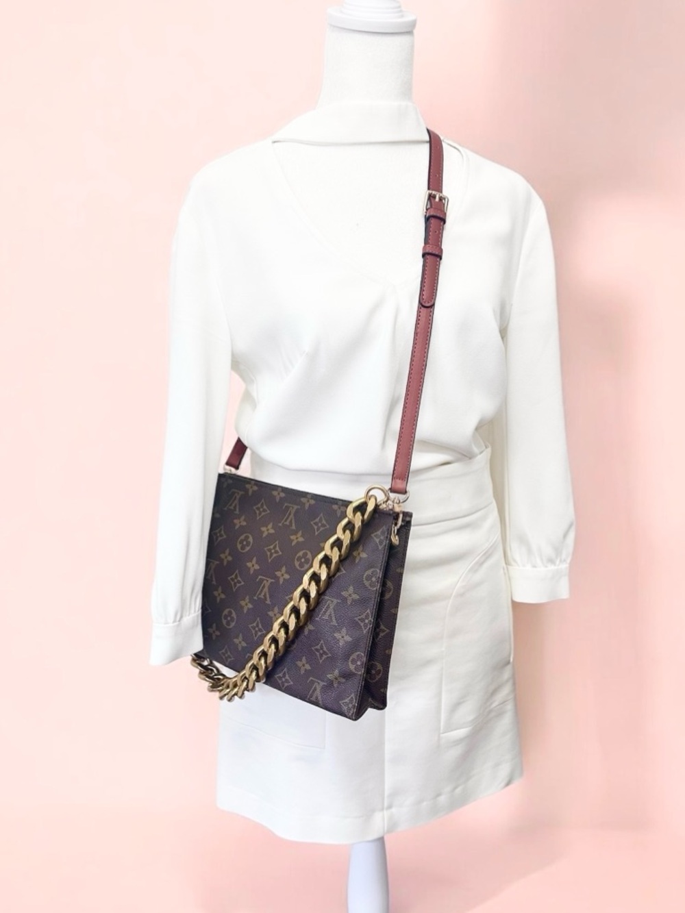 Louis Vuitton Monogram Clutch - Picture 11 of 16